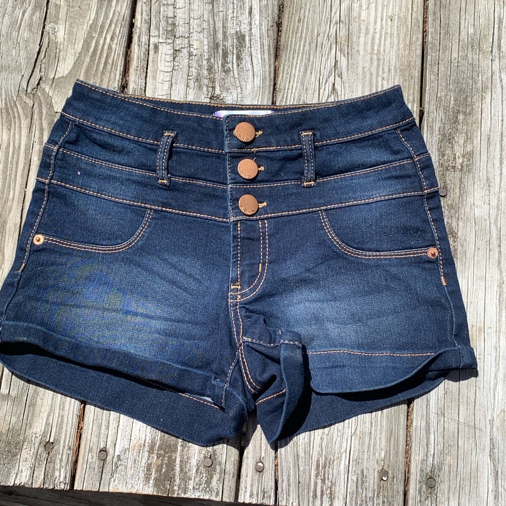 Shorts - Picture 6 of 9